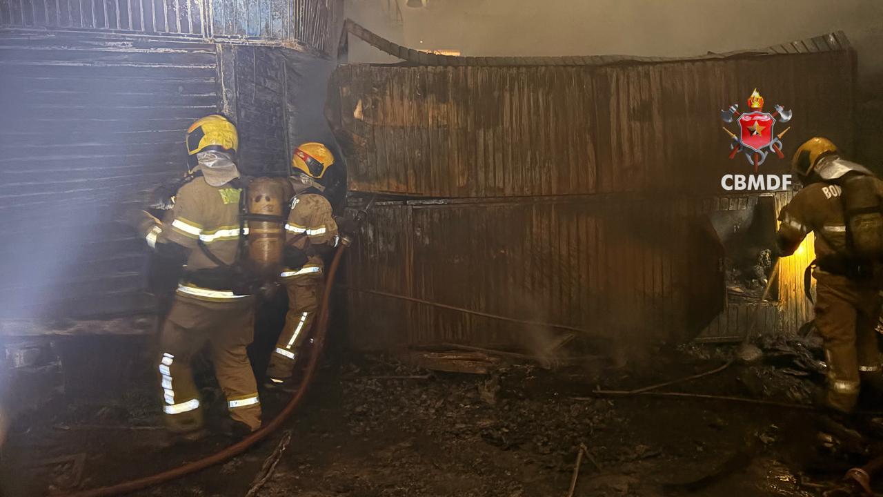 incendio feira importados sia