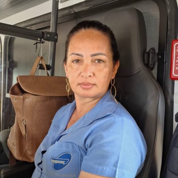 Ana Carla Pereira Cobradora de ônibus