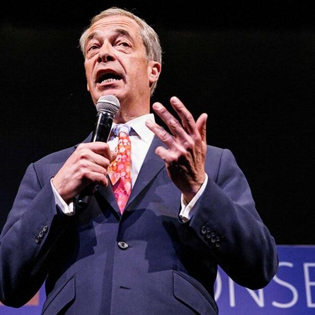 133337592 farage top afp