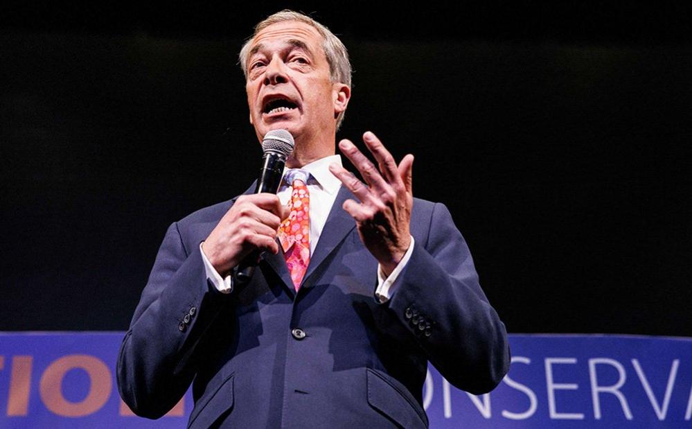 133337592 farage top afp