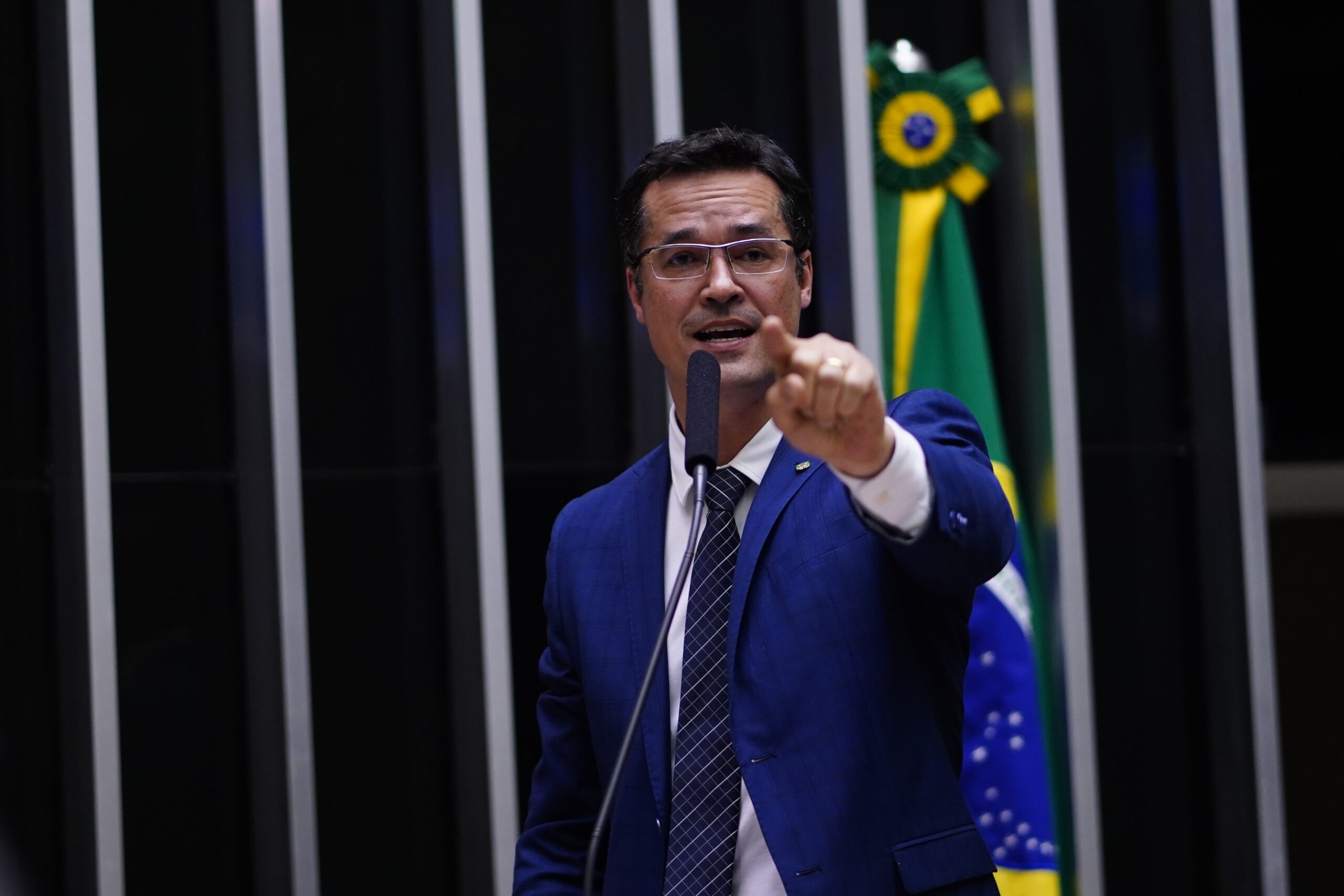 Ala do Novo ligada a Dallagnol no PR reclama de vídeo de Zema contra Flávio