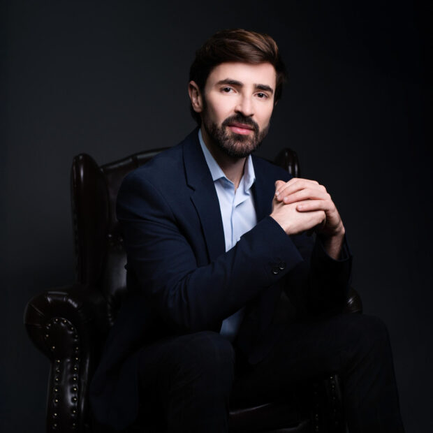 Quando o preenchimento de olheiras pode ser indicado Dr. Willian Ortega explica como o ácido hialurônico suaviza o sulco lacrimal e melhora o aspecto de cansaço