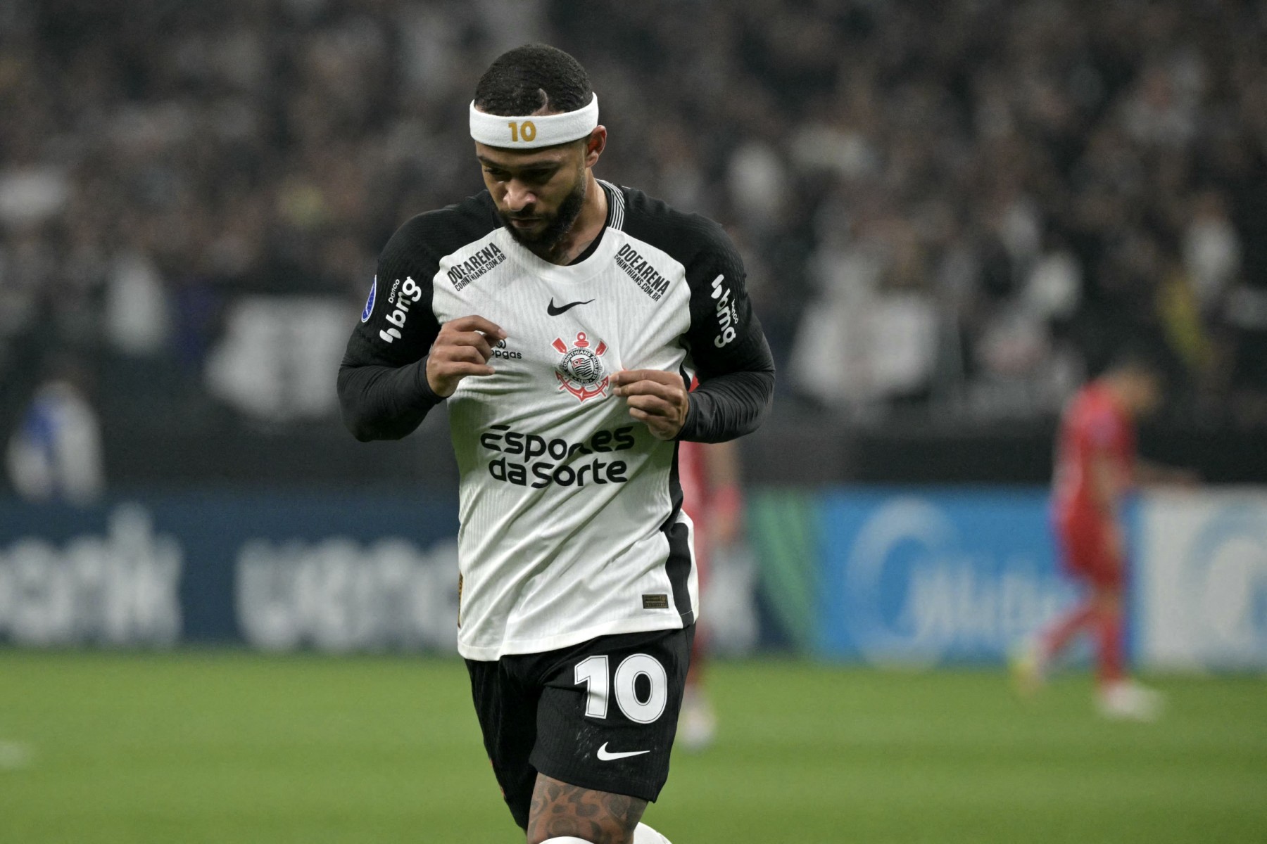 Memphis fica abaixo das metas físicas e faz Corinthians adiar