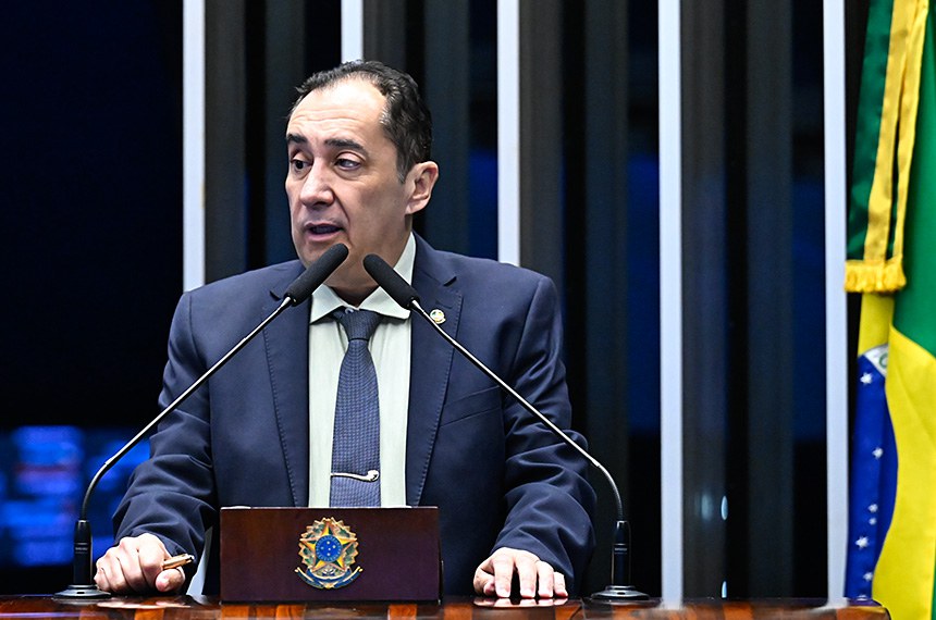 Kajuru critica Flávio Bolsonaro por fala sobre Banco Master