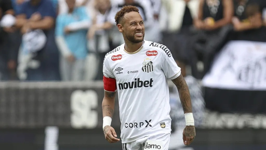 Neymar teve lesão de grau moderado na panturrilha direita antes da apresentação à Seleção - Reprodução