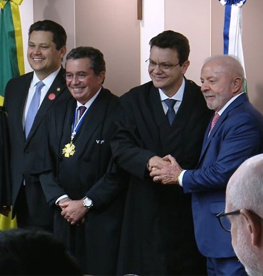 Odair Cunha toma posse como novo ministro do TCU