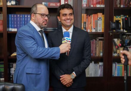 O Prof. Saint Clair Neto esteve à frente da articulação que reuniu centenas de gestores públicos na capital federal.
