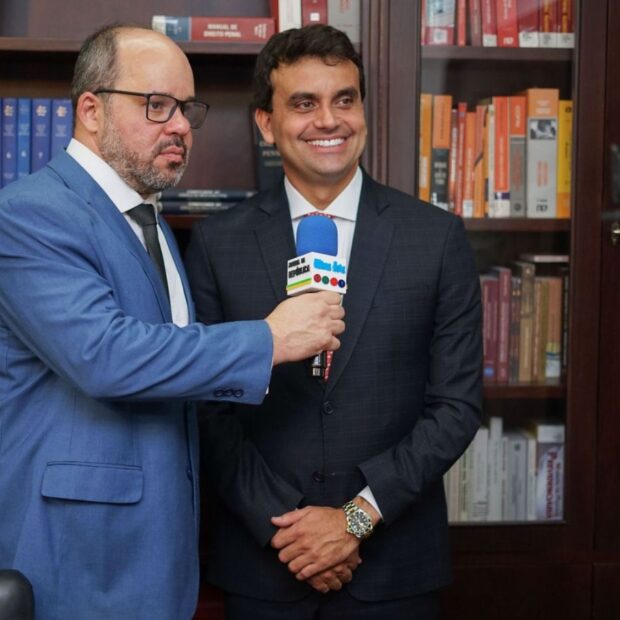 O Prof. Saint Clair Neto esteve à frente da articulação que reuniu centenas de gestores públicos na capital federal.