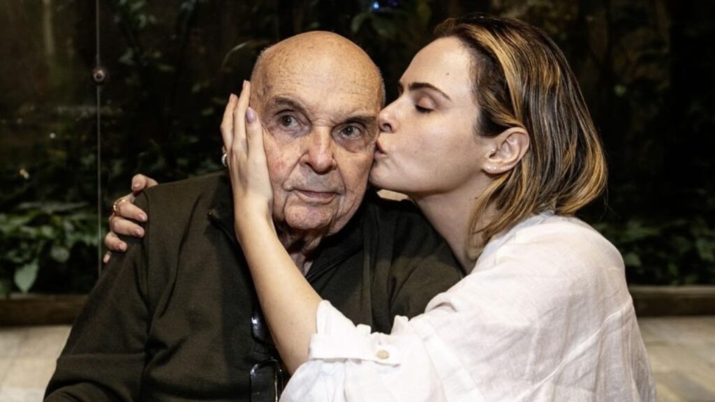 Ana Paula também relembrou o luto pela morte do pai durante a reta final do programa