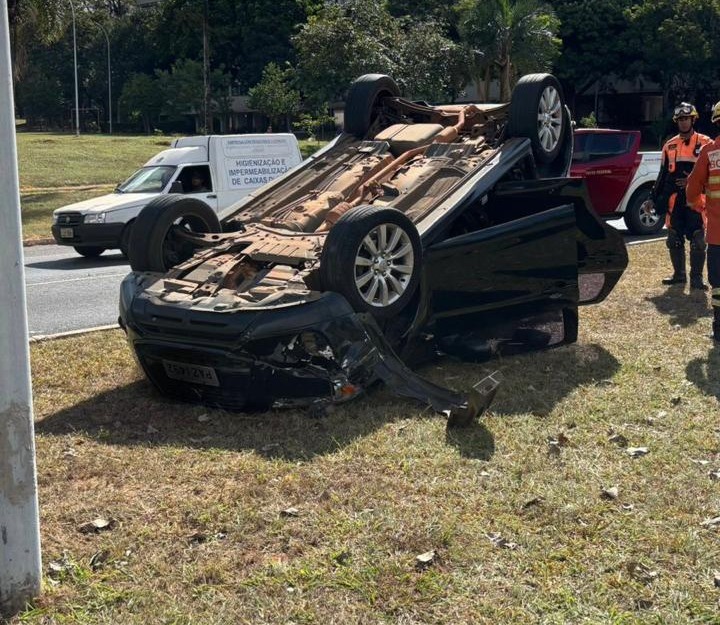 capotamento na Asa Norte