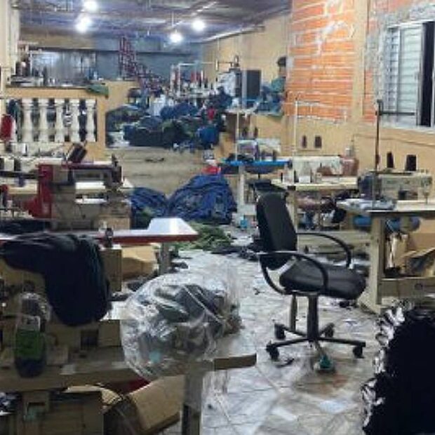 adolescente encontrada condições precárias em oficina de costura
