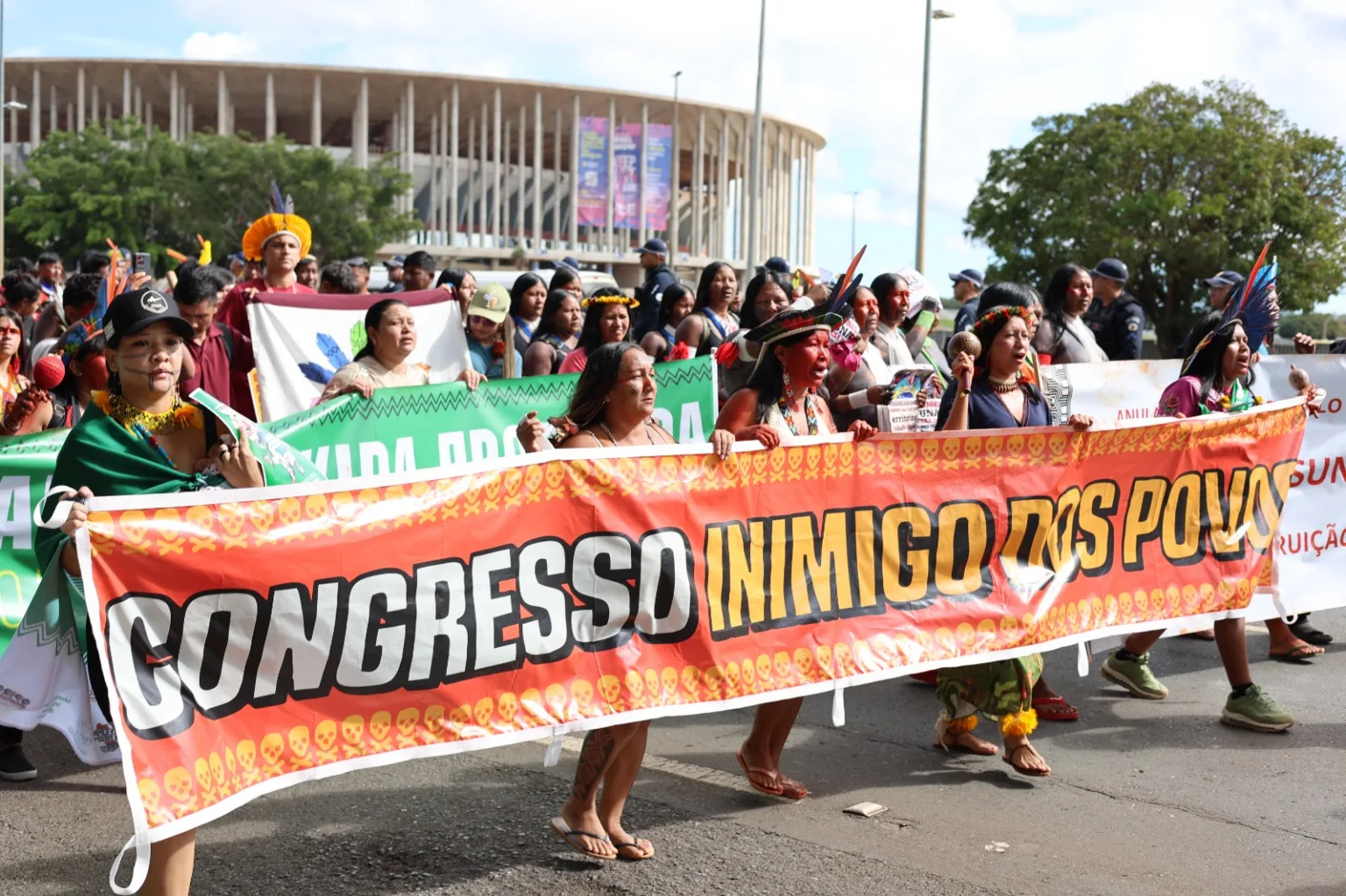 Indígenas e ONGs criticam STF e Câmara por decisões que reduzem áreas protegidas na amazônia
