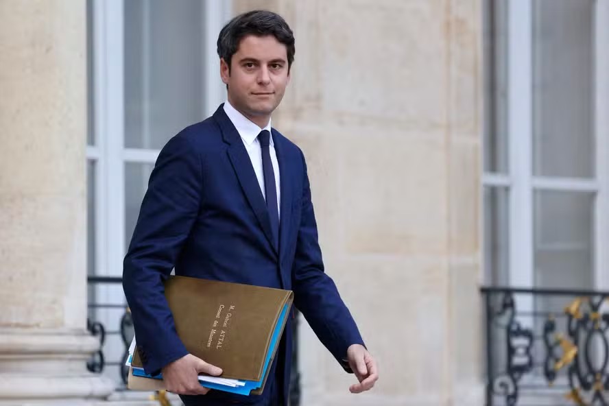 Ex-primeiro-ministro de Macron anuncia candidatura à presidência da França