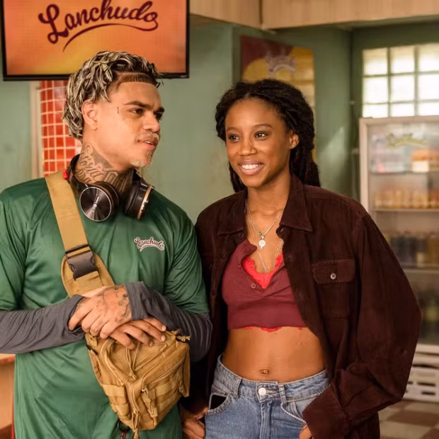 MC Cabelinho e Malía em 'Confia: Sonho de Cria' — Foto: Globo/Helena Barreto