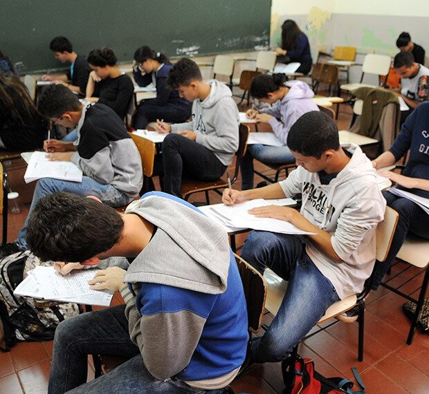 alunos ensino medio