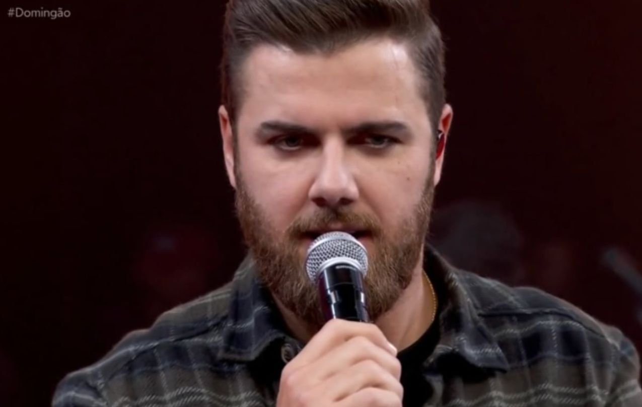 Zé Neto revelou detalhes da luta contra a depressão e síndrome do pânico durante entrevista emocionante no Domingão com Huck. - Reprodução TV Globo