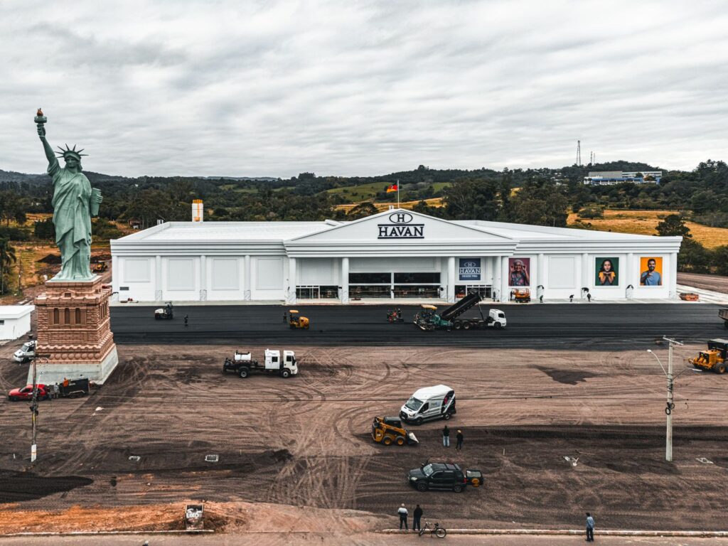 Havan inaugura nova megaloja em Taquara com mais de 11 mil metros quadrados e tradicional Estátua da Liberdade. - Reprodução Divulgação