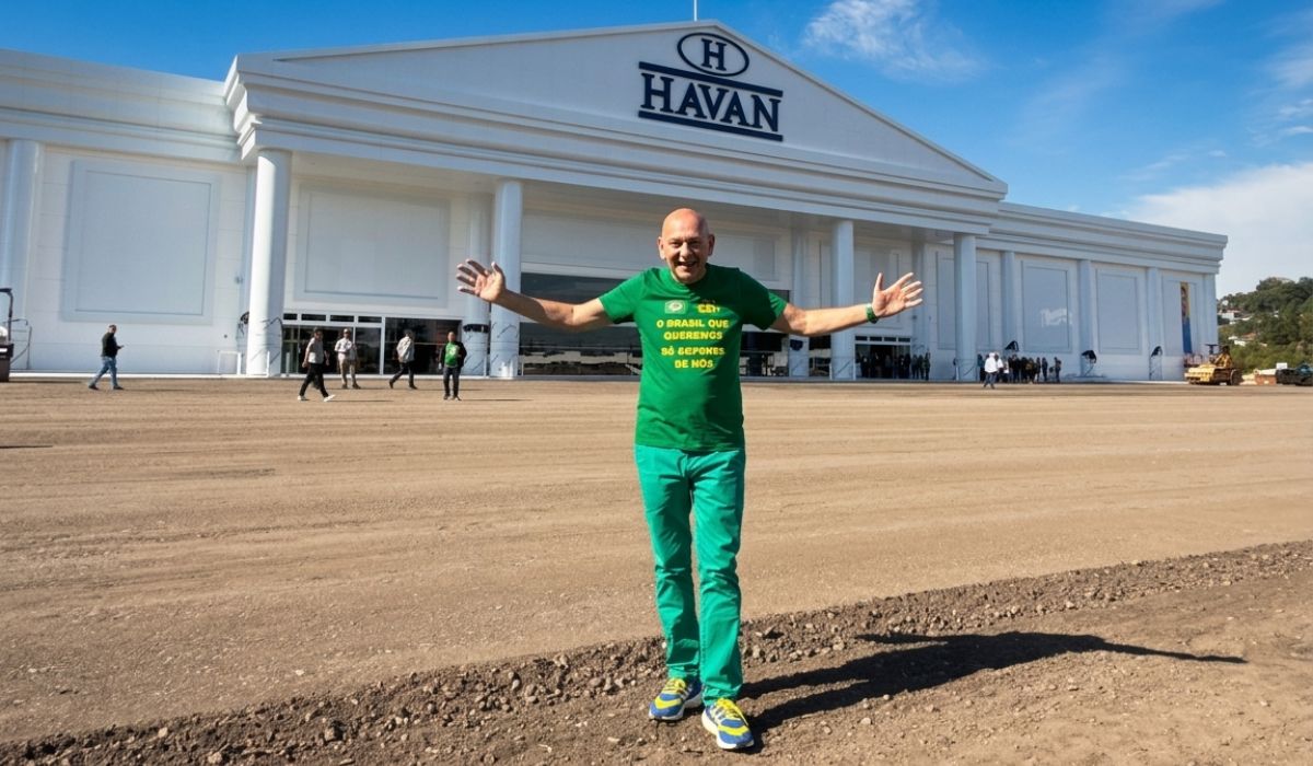 Luciano Hang celebra a abertura da 192ª unidade da Havan, agora no município de Taquara, no Rio Grande do Sul. - Reprodução Divulgação