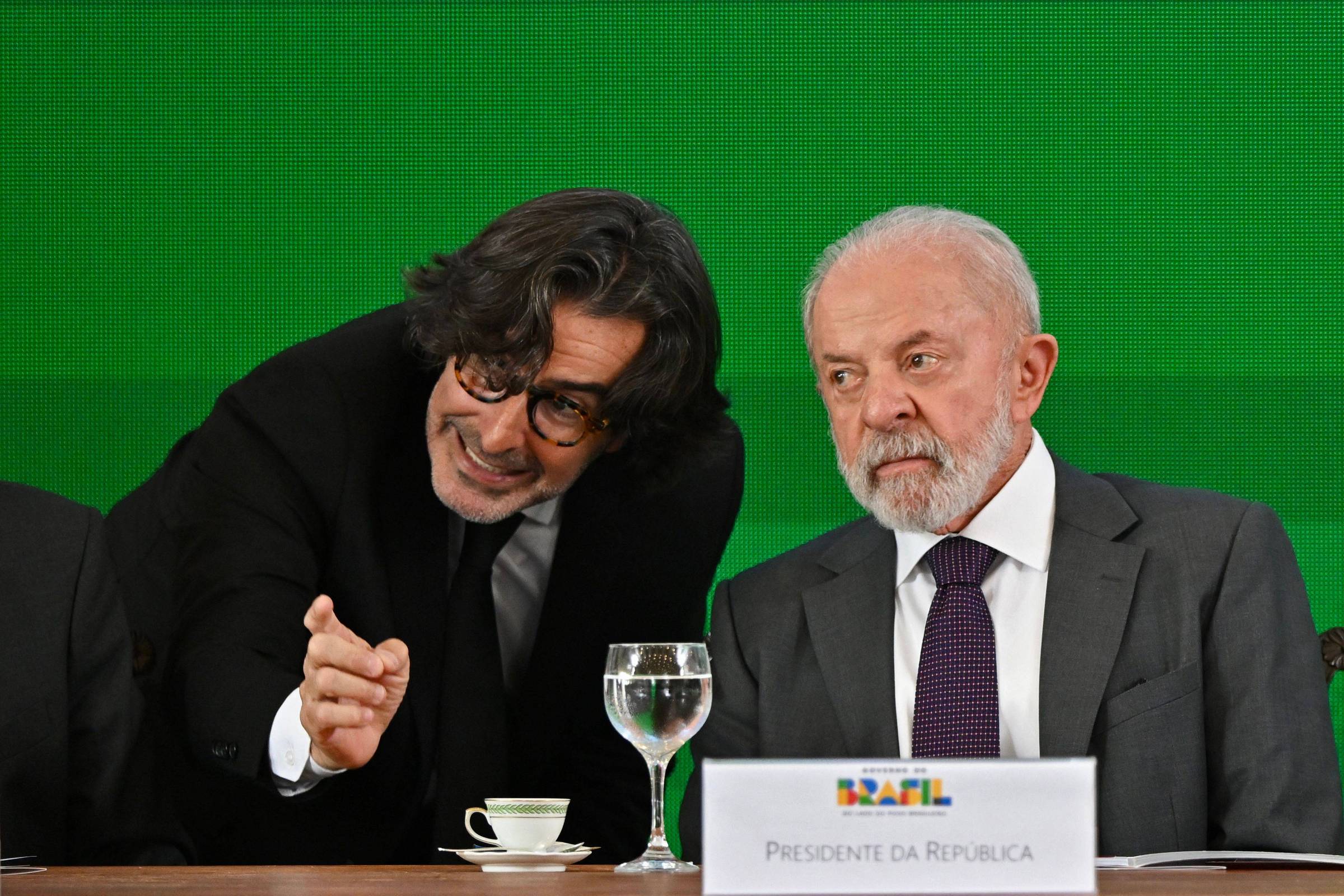Redes de Lula serão geridas pelo PT para amplificar ofensiva contra adversários