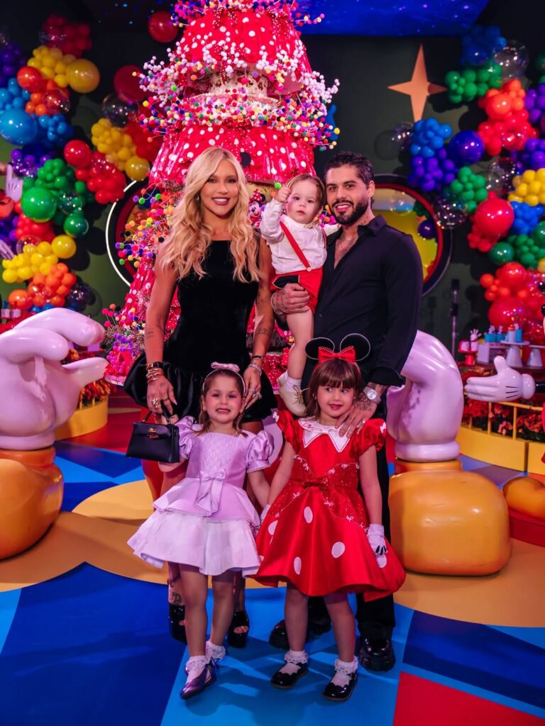 Zé Felipe emocionou os convidados ao cantar “Só Tem Eu” para Virginia durante a festa de aniversário de Maria Alice. - Reprodução Instagram