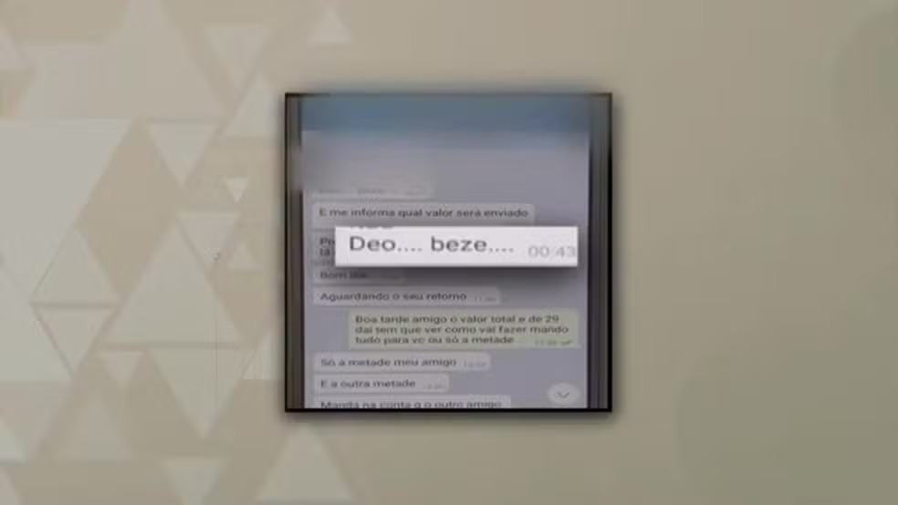 Polícia afirma ter encontrado mensagens com referência a “Deo... Beze...” em celulares apreendidos
