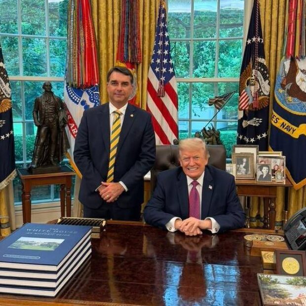 flavio bolsonaro e trump