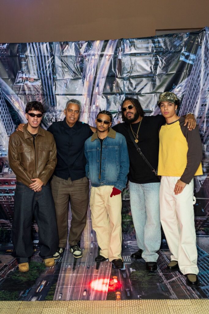 A nova geração da família de Djavan apresentou o álbum “MOMENTUM” em uma noite que reuniu música, convidados especiais e clima de celebração no Rio de Janeiro. - Reprodução