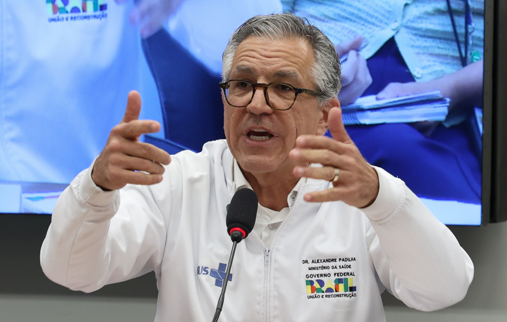 ministro alexandre padilha na comissão de saúde da câmara.