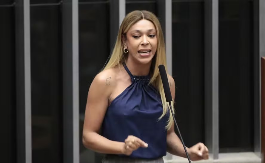 Érika denunciou lei que restringe banheiros femininos a mulheres trans