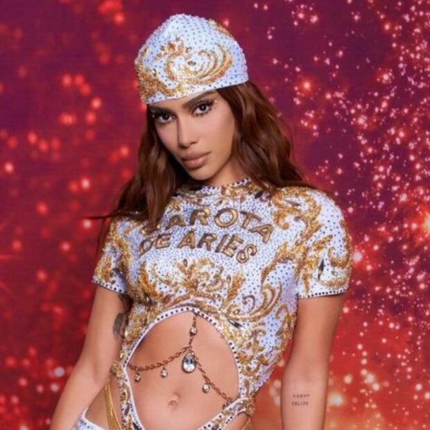 Com mais de 80 milhões de seguidores, Anitta chega ao Estrelas da Casa como aposta estratégica da Globo para dar novo fôlego ao reality musical. - Reprodução
