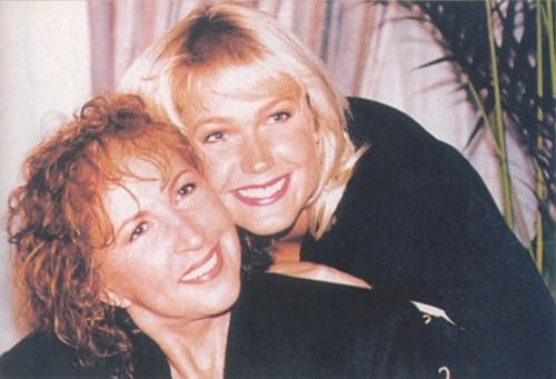 Muito antes de o Brasil conhecer a Rainha dos Baixinhos, Dona Alda já defendia a filha dos julgamentos e acreditava no futuro de Xuxa quando ninguém mais acreditava. - Reprodução