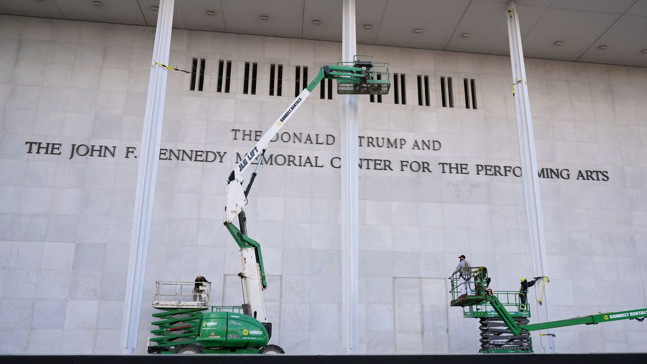justiça manda retirar nome de trump do kennedy center