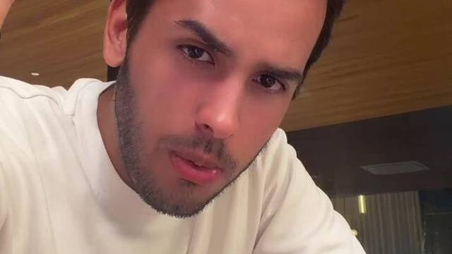 João Santiago afirmou que torcedores arremessaram bolinhas e aviões de papel na direção da apresentadora