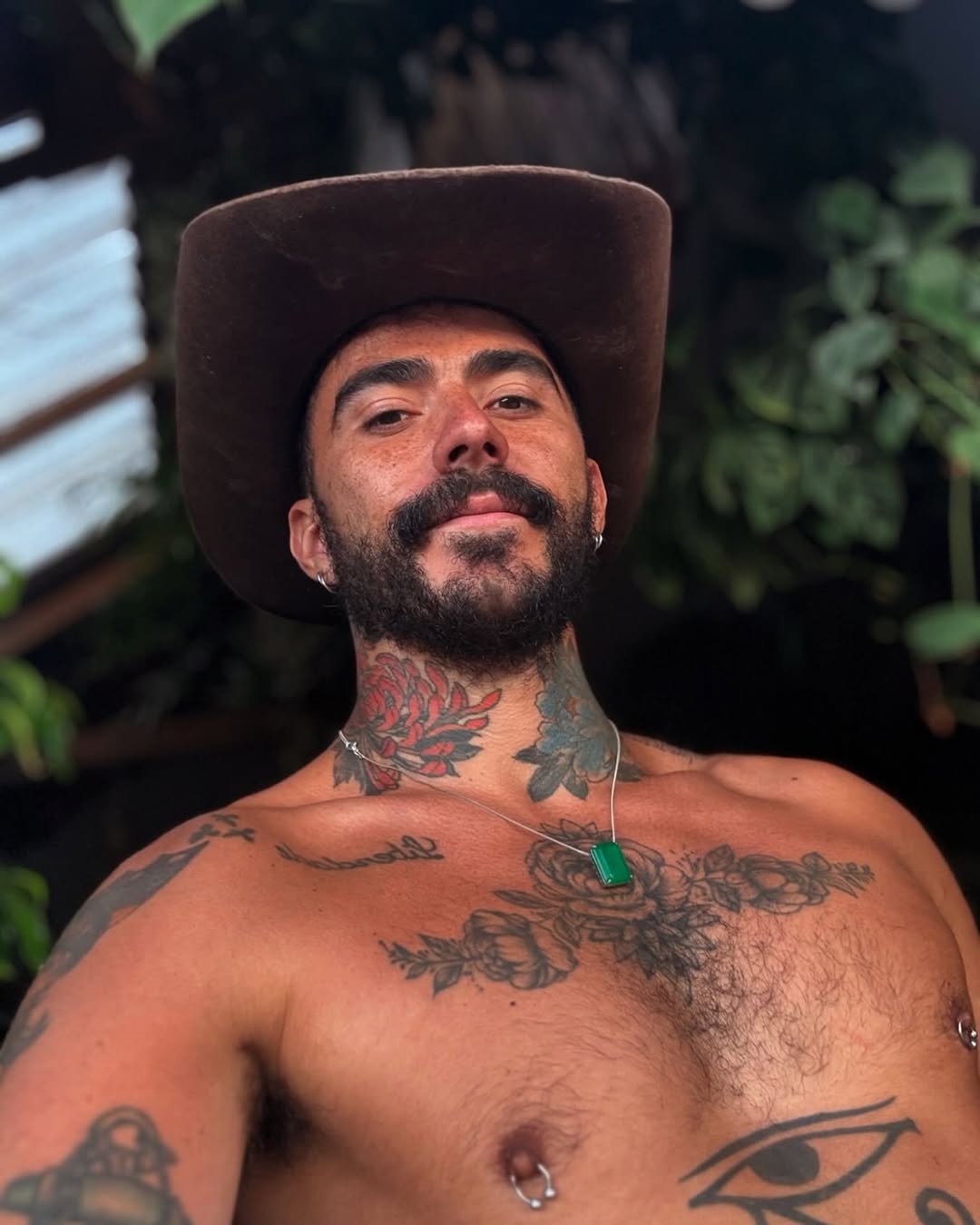 Um vídeo gravado no interior do Paraná transformou Mayk Leão em um dos assuntos mais comentados da internet. O influenciador afirma ter visto um objeto voador misterioso e diz que passou a receber ameaças após a repercussão
