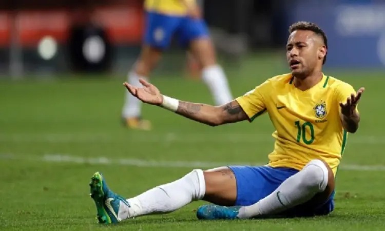 Enquanto o Brasil sonha com o hexa, um menino roubou a cena ao ignorar Neymar, apostar em Lucas Paquetá e resumir um meme que acompanha o camisa 10 há anos. A internet, claro, foi à loucura.