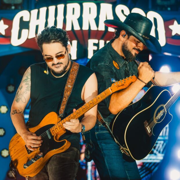 Fernando & Sorocaba desembarcam em Goiânia com o maior festival de churrasco e música sertaneja do Brasil. Open churras premium, tecnologia, drones e três horas de show prometem transformar o Centro Cultural Oscar Niemeyer em uma verdadeira festa. - Foto: Doug Velloso