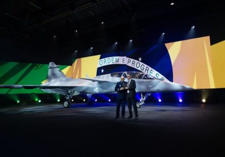 caça gripen desenvolvido com brasileiros
