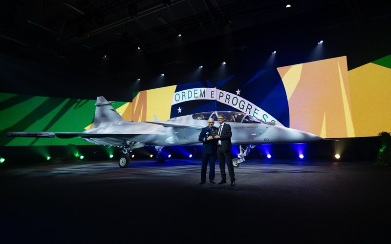 caça gripen desenvolvido com brasileiros