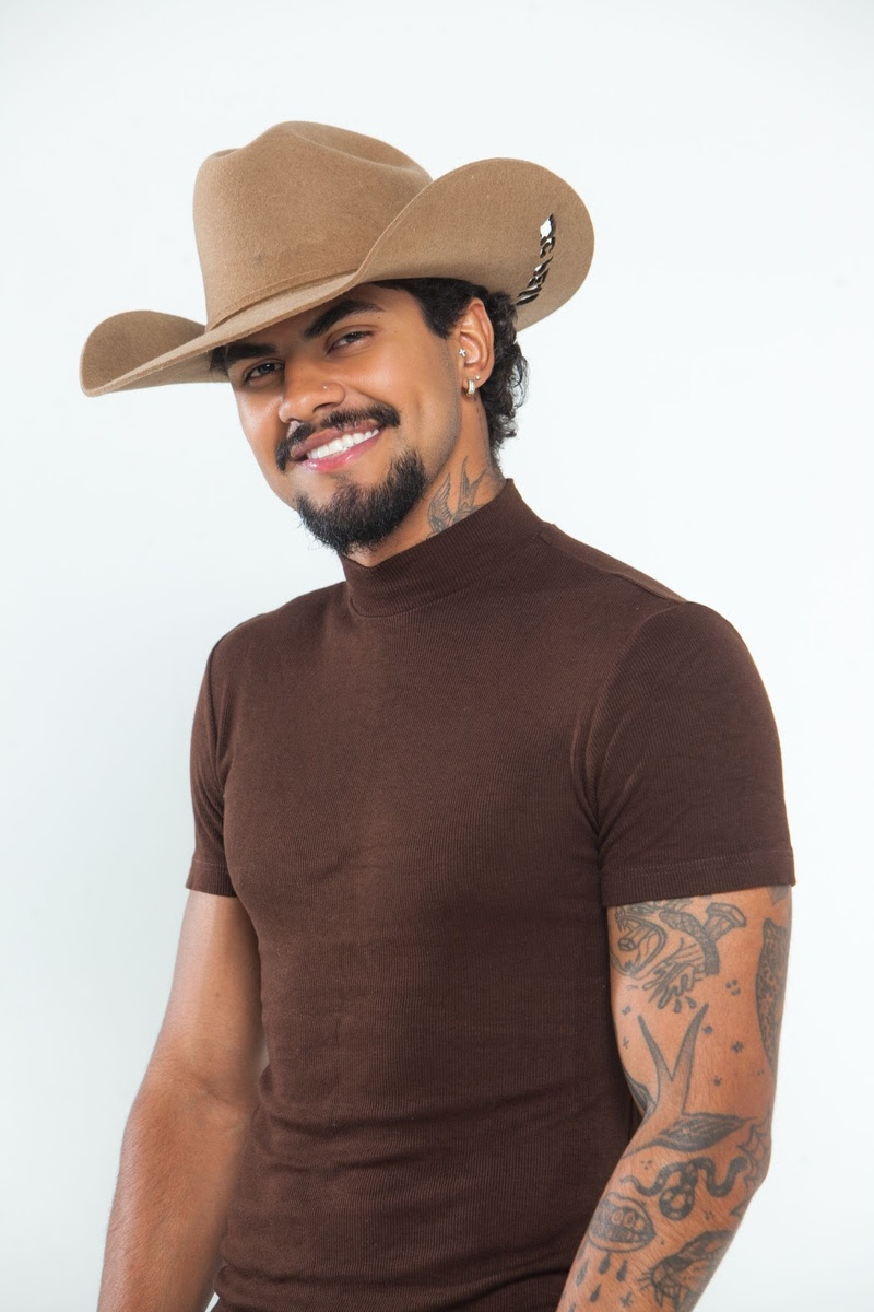 Mais de 50 milhões de streams, viral no TikTok e Top 1 nas plataformas. Jeninho prova que o agrofunk veio para ficar