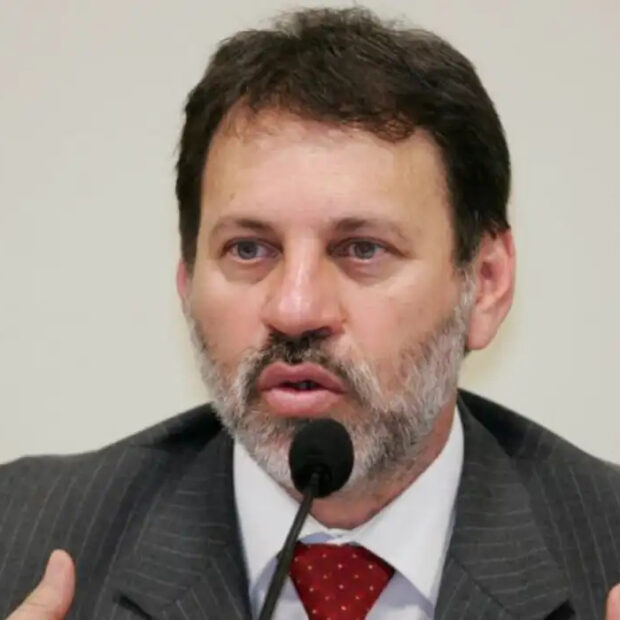 delubio soares