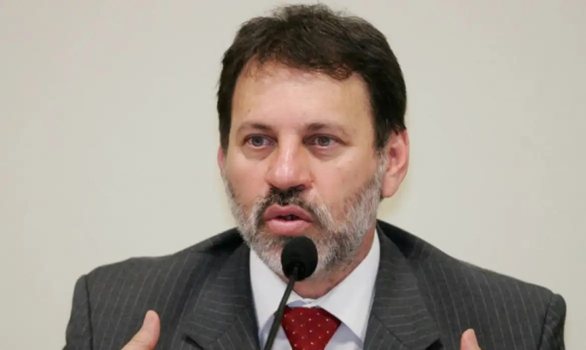 delubio soares