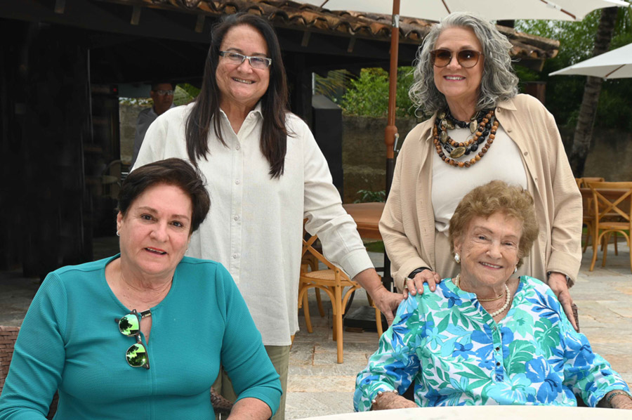 clarice, jacqueline, jussara e rosely