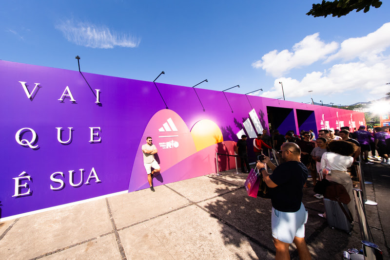 A Maratona do Rio 2026 ganhou proporções de festival. Com quase 40 patrocinadores, o evento virou uma verdadeira experiência de marca.