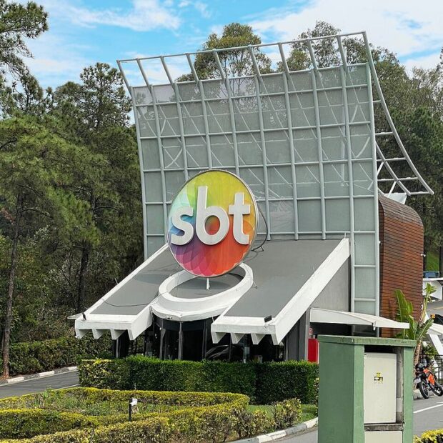 O SBT abriu as portas dos bastidores para o público. Estúdios, figurinos, cenários históricos e um espaço especial dedicado a Silvio Santos prometem emocionar os fãs.
