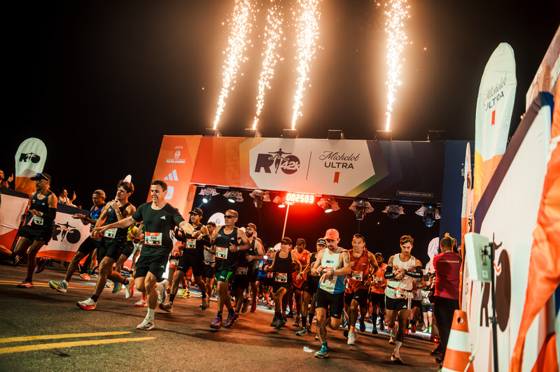 A maior edição da Maratona do Rio reuniu 70 mil participantes, recorde, emoção e uma cidade inteira respirando esporte.
