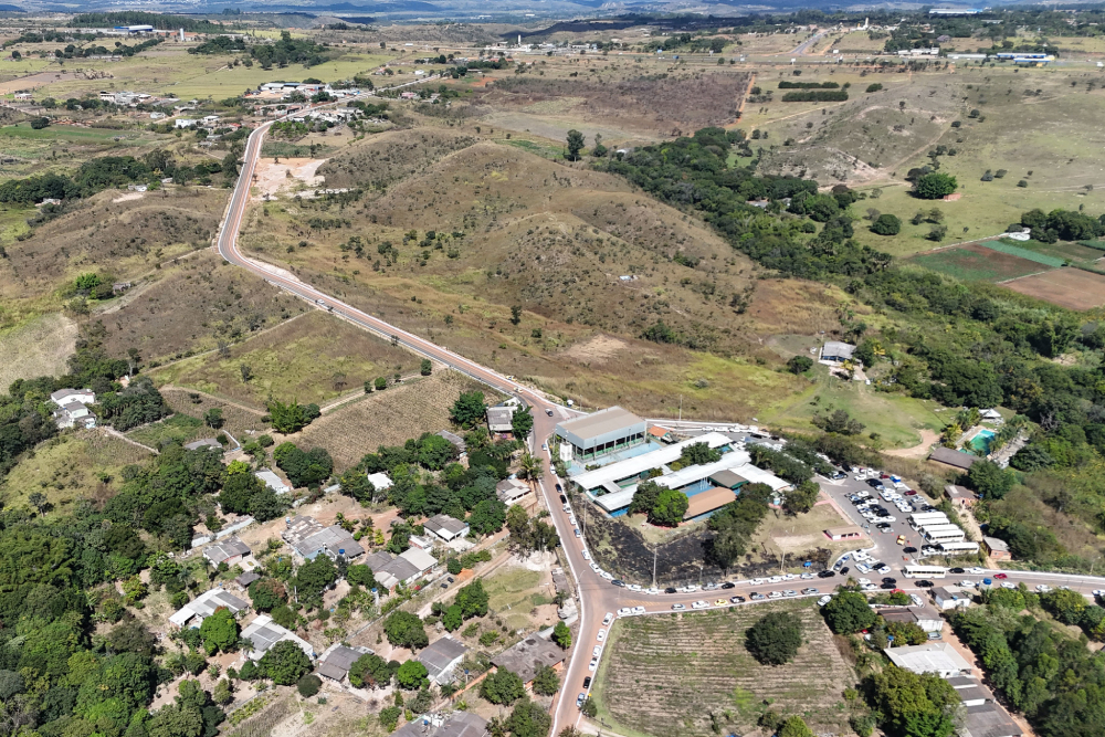 com investimento de r$ 2,9 milhões, gdf leva asfalto ao acesso da escola do incra 9 (1)