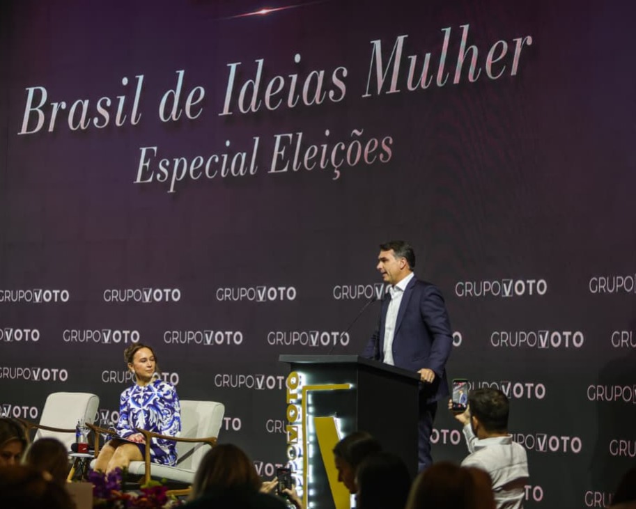 flavio bolsonaro no evento brasil ideias mulheres