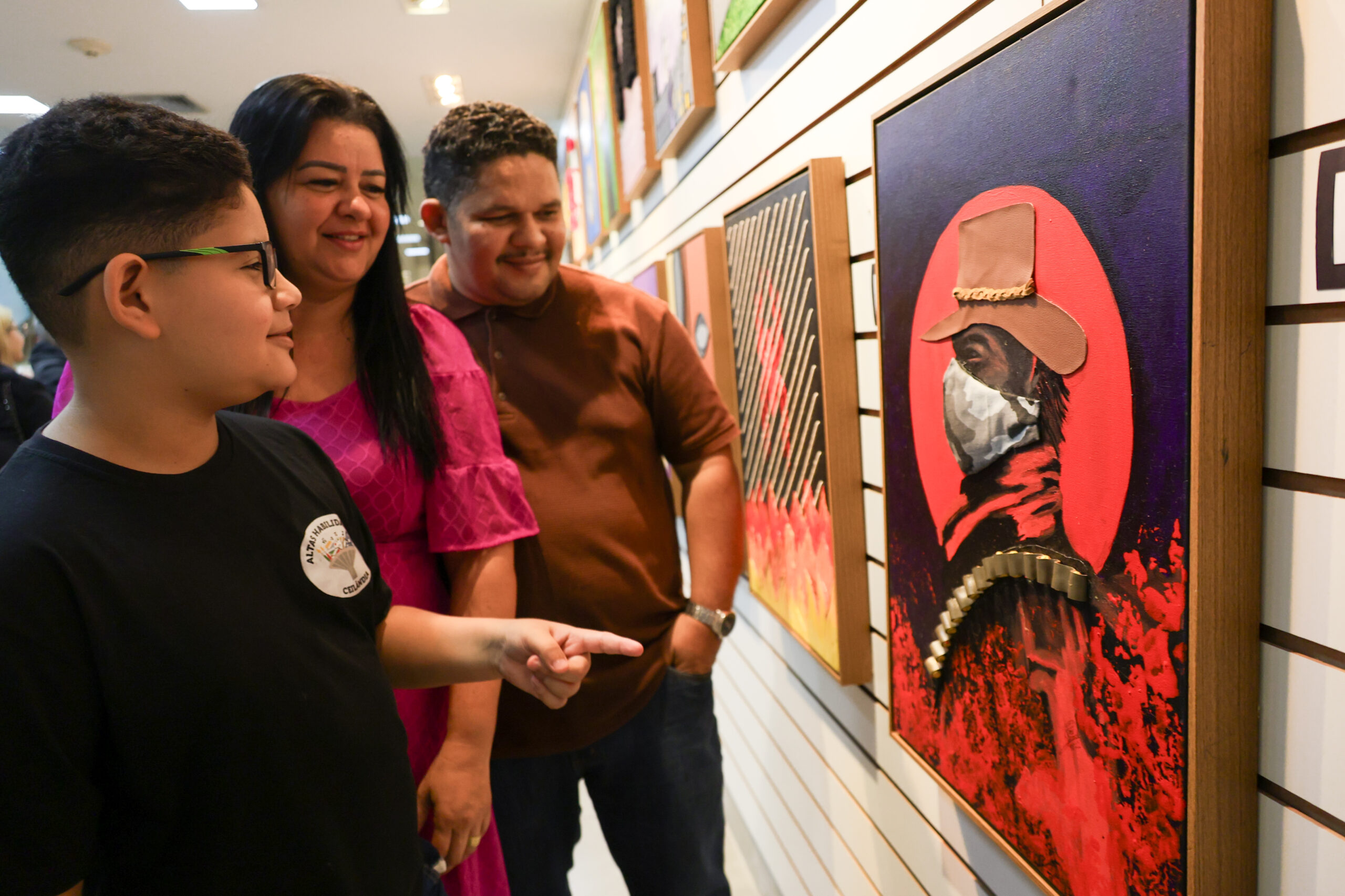 Exposição em Taguatinga destaca obras de alunos da rede públ