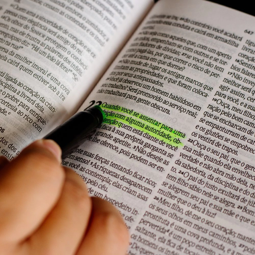 As acusações contra o padre Ademar Pimenta reacenderam discussões sobre um histórico de controvérsias envolvendo o religioso. O episódio mais conhecido aconteceu dentro de uma igreja, diante de dezenas de fiéis.