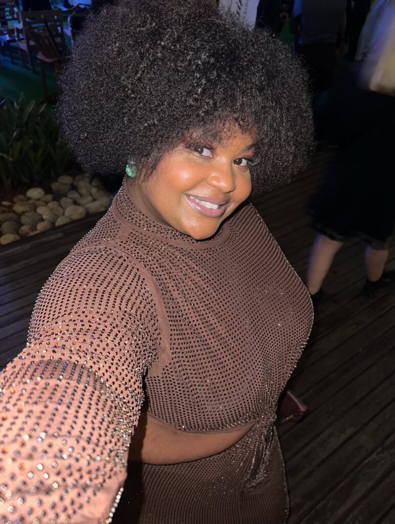 Depois de conquistar a música, MC Carol agora aposta na dramaturgia. A artista estreia como atriz na nova novela da Globo e já está recebendo apoio dos colegas de elenco.